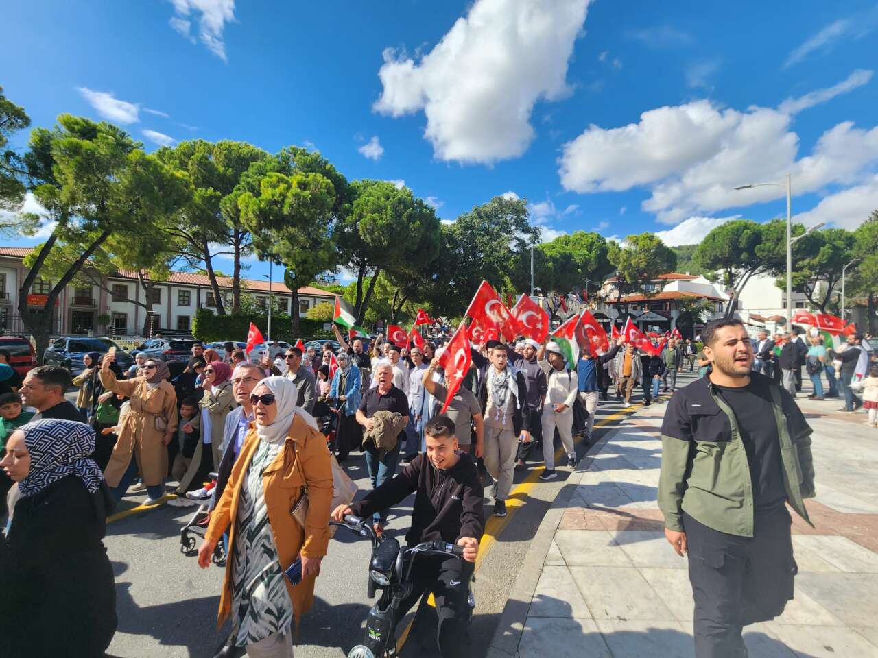 Muğla’da Gazze ve Küresel Sumud Filosuna Destek Yürüyüşü 2
